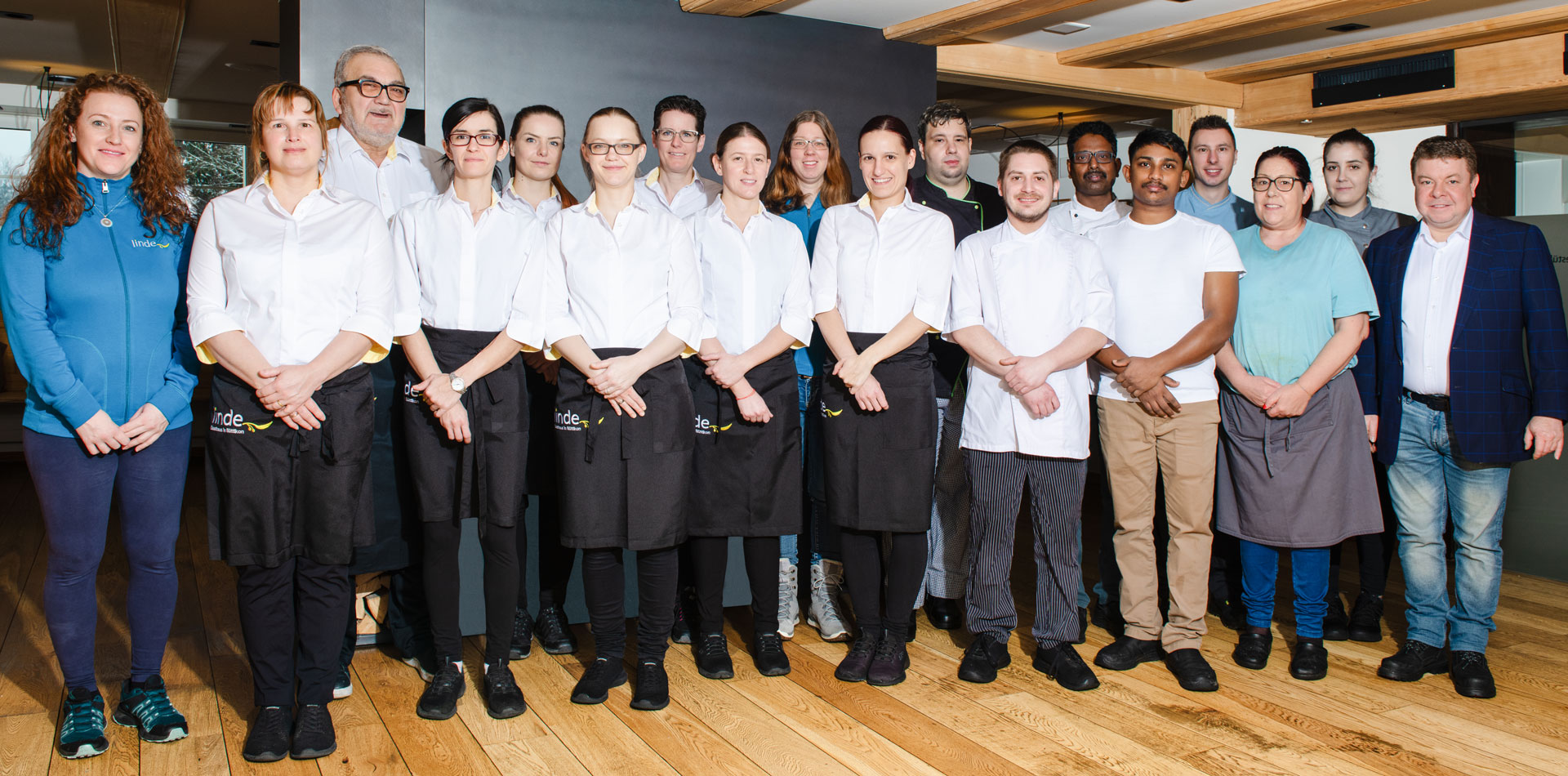 Mitarbeiter Team Service und Küche des Restaurants Linde